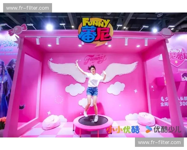 蹦床阵容：把快乐拼成一场高空盛宴